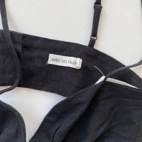 Avec les filles linen blend wrap around crop top - Picture 3 of 5